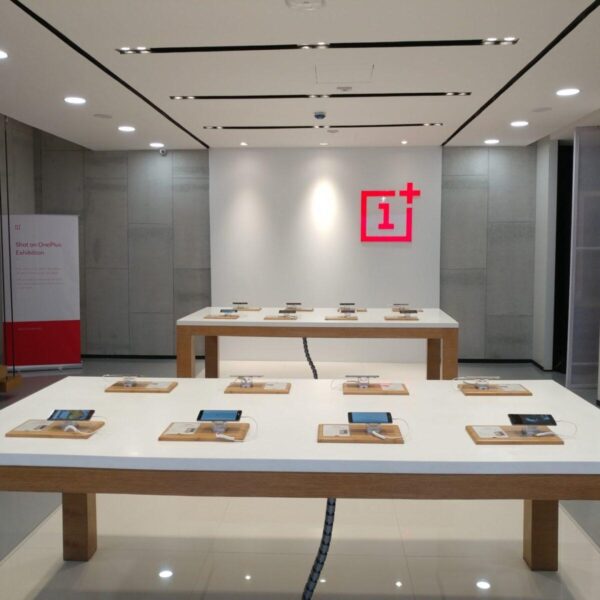oneplusexperiencestore 1920x1440 1