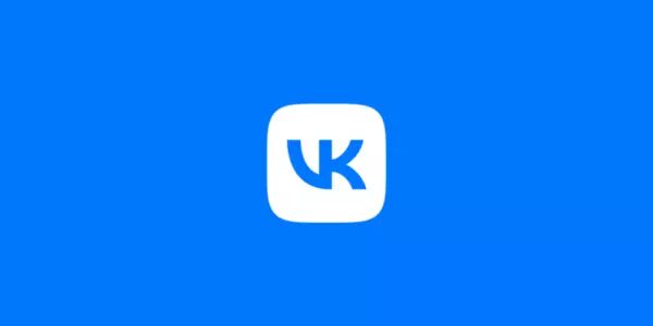 Доска для заметок на стене с дизайном кухни