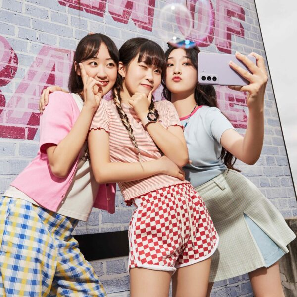 033 lifestyle galaxy s21 fe 5g