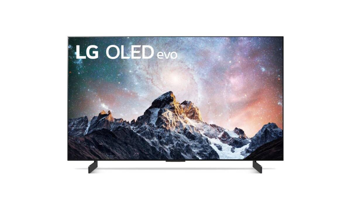 Современный телевизор LG OLED evo с тонкими рамками и изображением гор на фоне звёздного неба