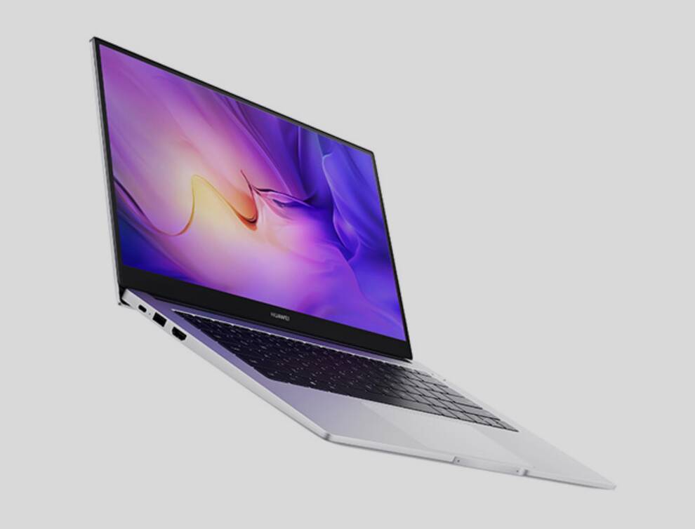 Huawei представила ноутбук MateBook D14 SE 1 Ноутбук Huawei MateBook D14 SE со светло-серебристым корпусом под углом сверху дисплей и клавиатуру