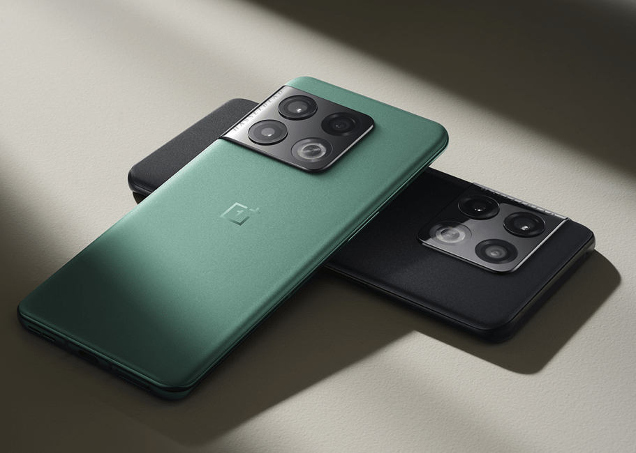 Задняя панель смартфона OnePlus 10 Pro с камерой