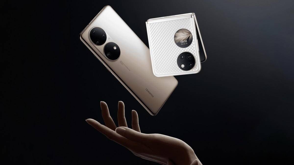 Смартфоны Huawei P50 Pro и P50 Pocket в воздухе