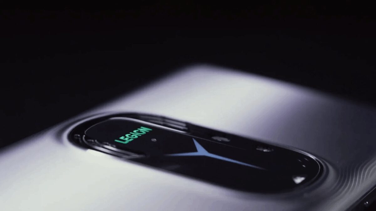Смартфон Lenovo Legion Y90 с 22 ГБ ОЗУ и геймерским дизайном