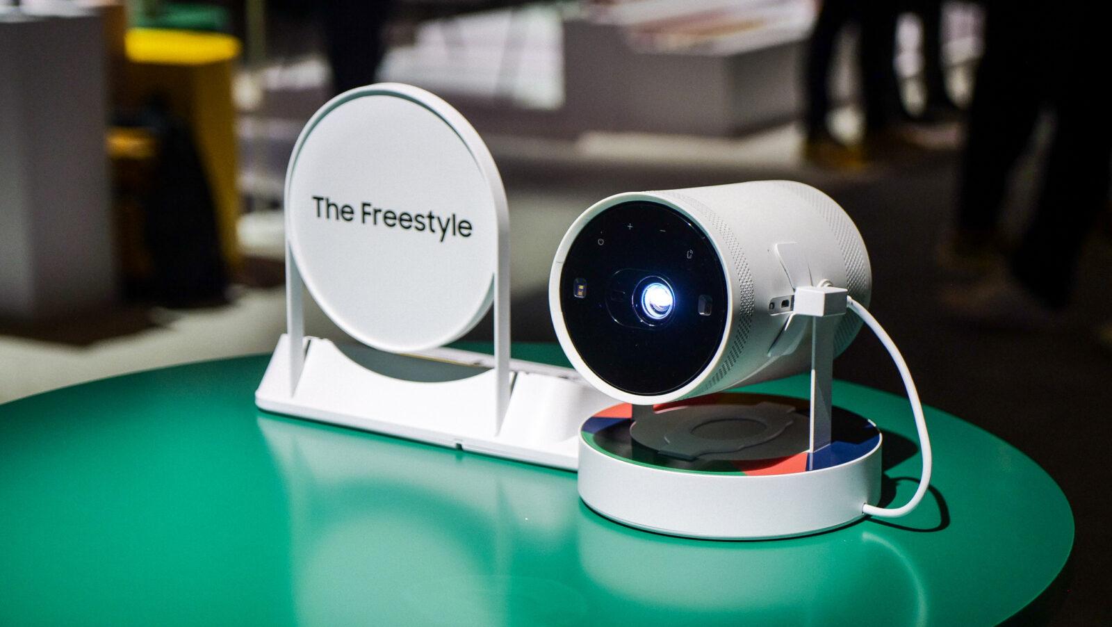 Портативный проектор Samsung The Freestyle поступил в продажу и его тут же раскупили 9 p1366262
