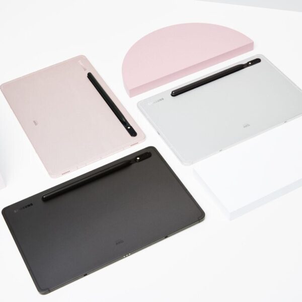 015 family galaxytabs8ultra graphite galaxytabs8plus silver galaxytabs8 pinkgold