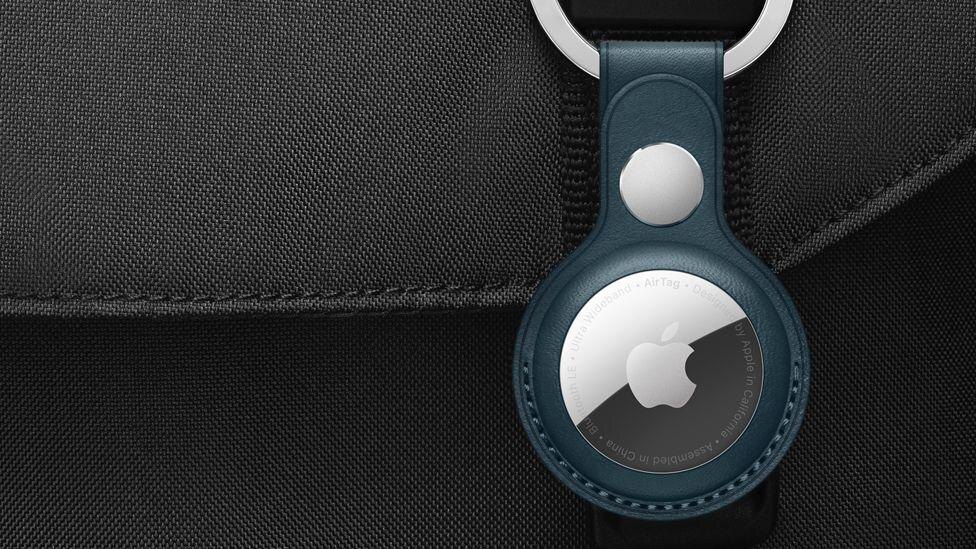 Apple будет предупреждать пользователей, что за ними шпионит AirTag 3 123216657 airtaghero keyringbackpack