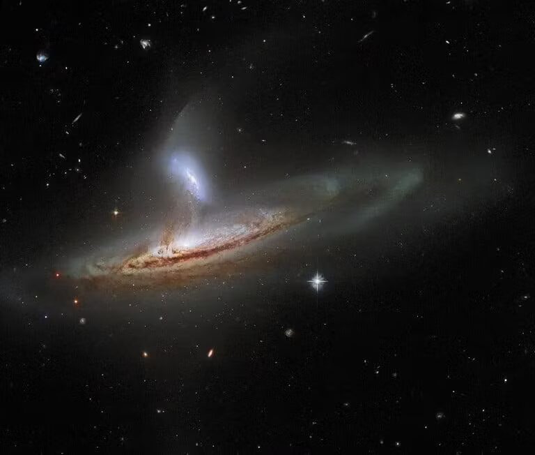 Hubble обнаружил редкую пару высокоактивных галактик 1 Hubble