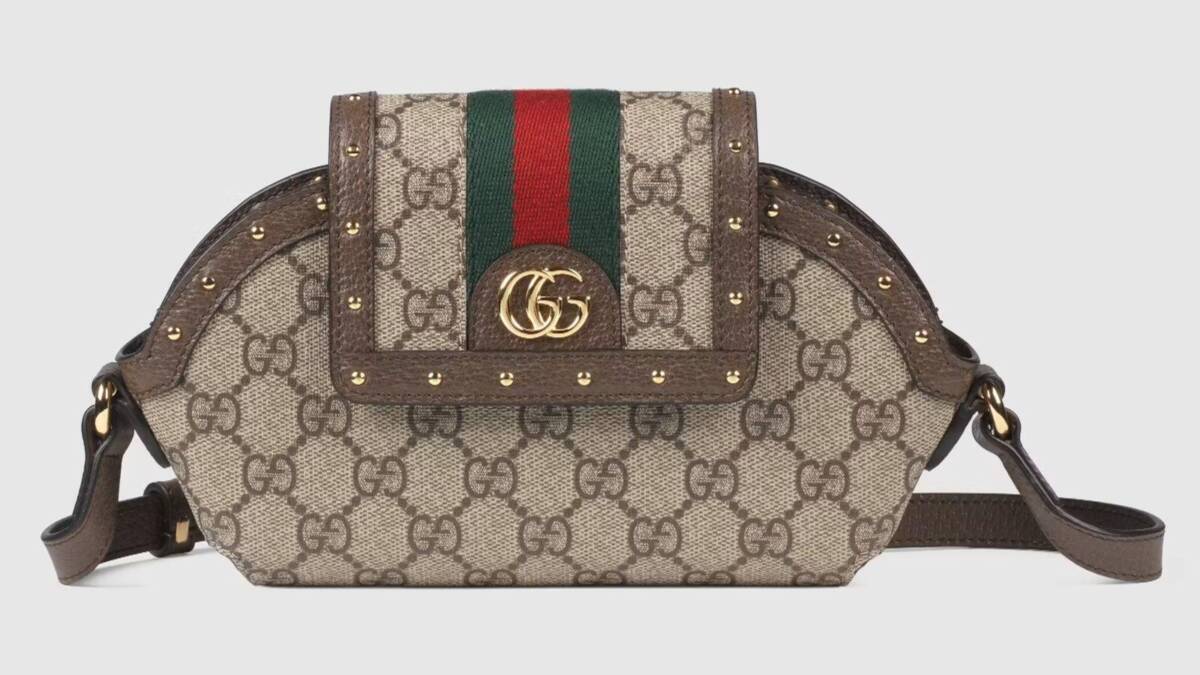 Кожаный чехол Gucci для AirPods Max с логотипом и декоративной лентой