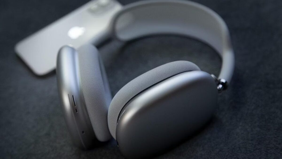 Беспроводные наушники Apple AirPods Max с сенсорными элементами