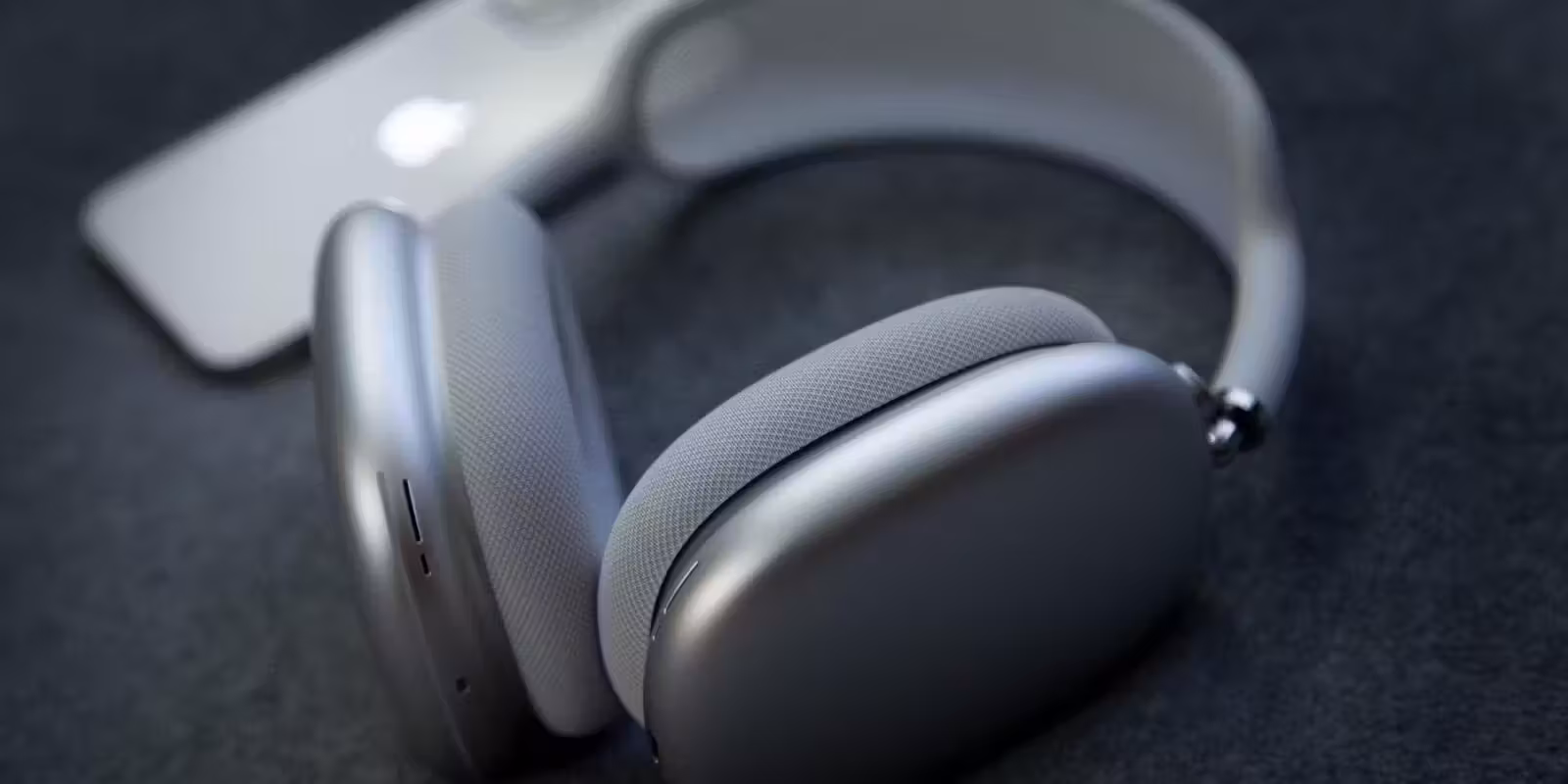 https hypebeast.com image 2020 12 airpods max closer look 12