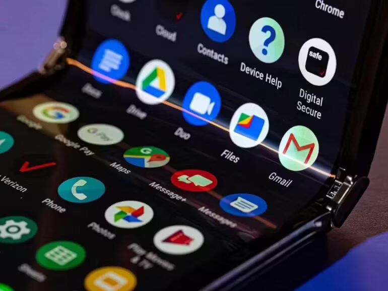 Moto Razr 2022