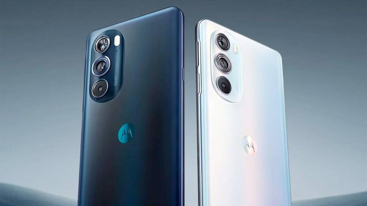 Задняя часть Motorola Edge 30 Pro с тремя камерами