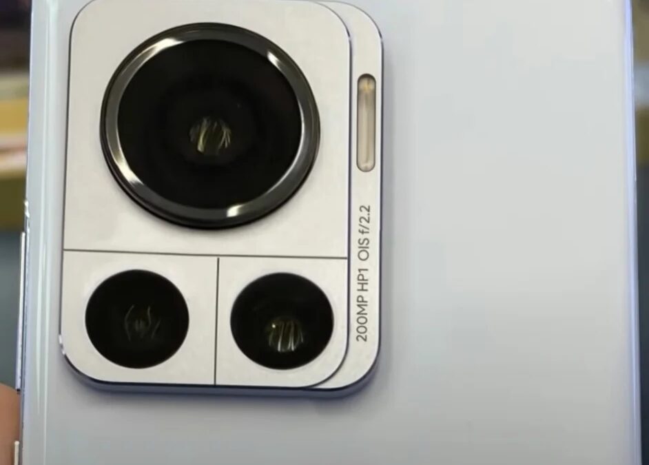 Камеру на 200 Мп первым получит смартфон Motorola 3 Motorola