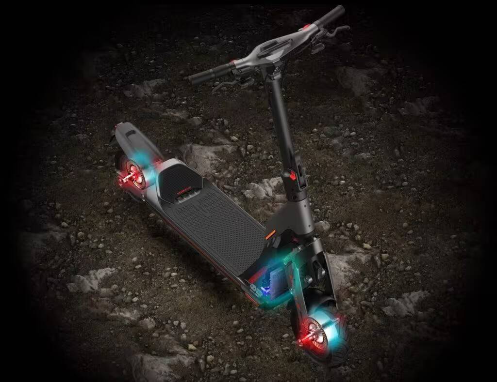 Segway представил электросамокат KickScooter GT2 2 Электросамокат Segway KickScooter GT2 с подсветкой колес
