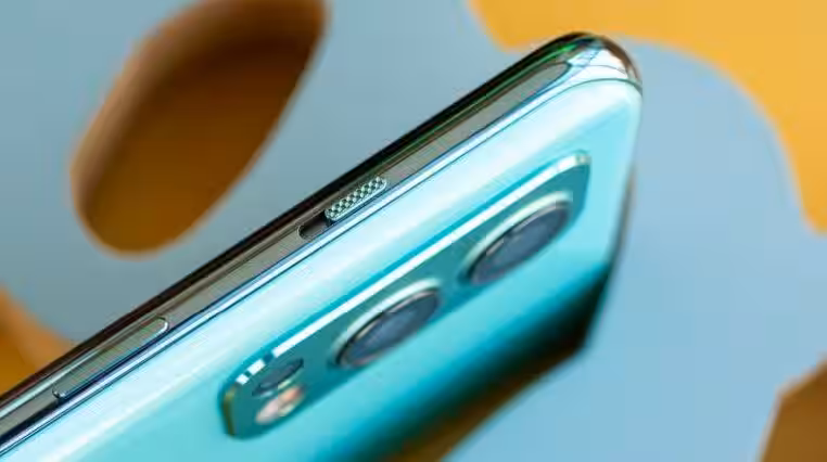 Переключатель бесшумного режима OnePlus появится на телефоне Realme