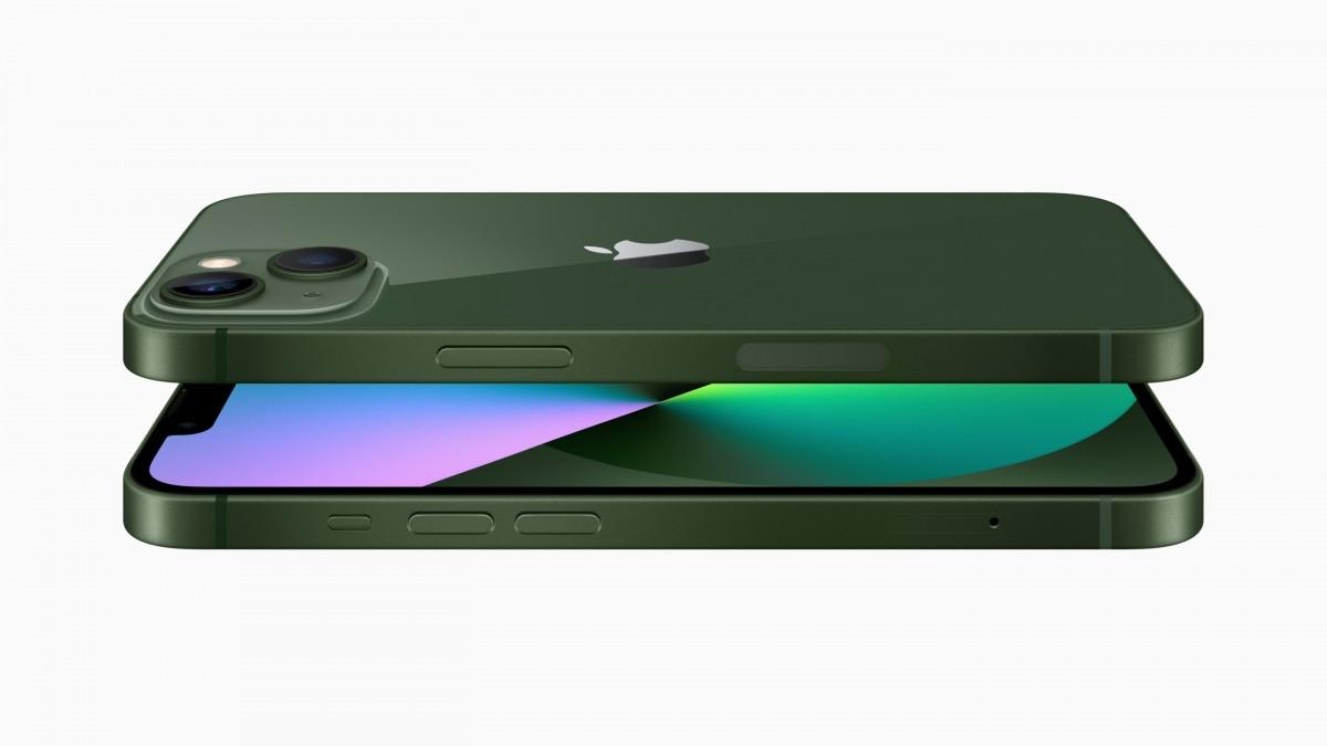 Apple анонсировала новые зеленые версии линейки iPhone 13 5 gsmarena 002 25