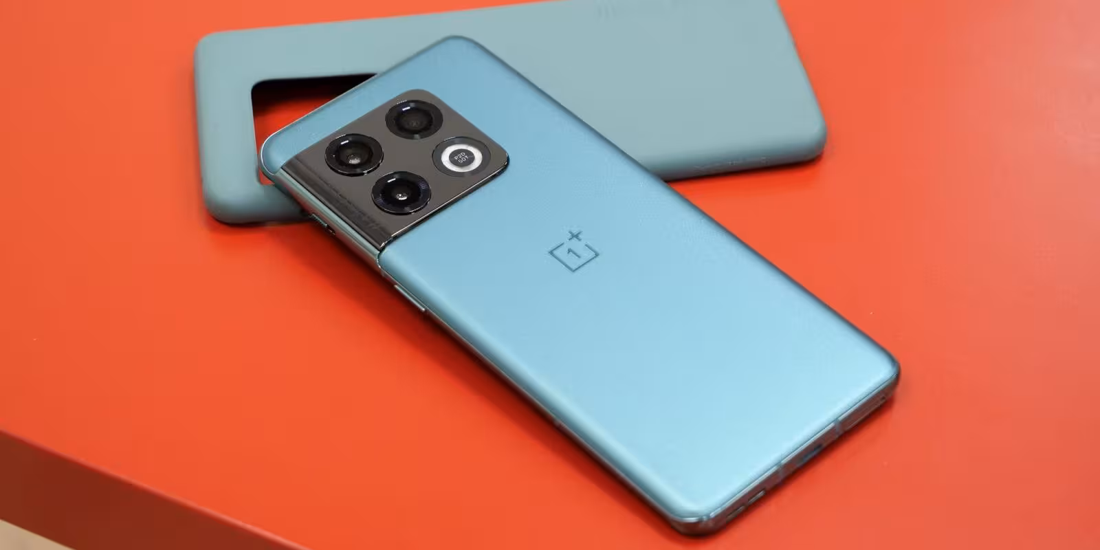 В сеть просочились фото OnePlus 10 или 10R