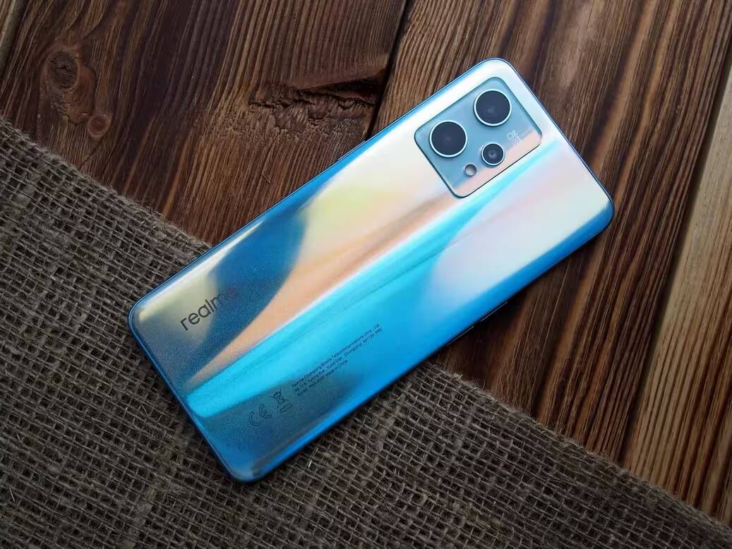 Realme 9 4G со 108-мегапиксельной камерой скоро поступит в продажу 1 Задняя панель Realme 9 4G с градиентным дизайном