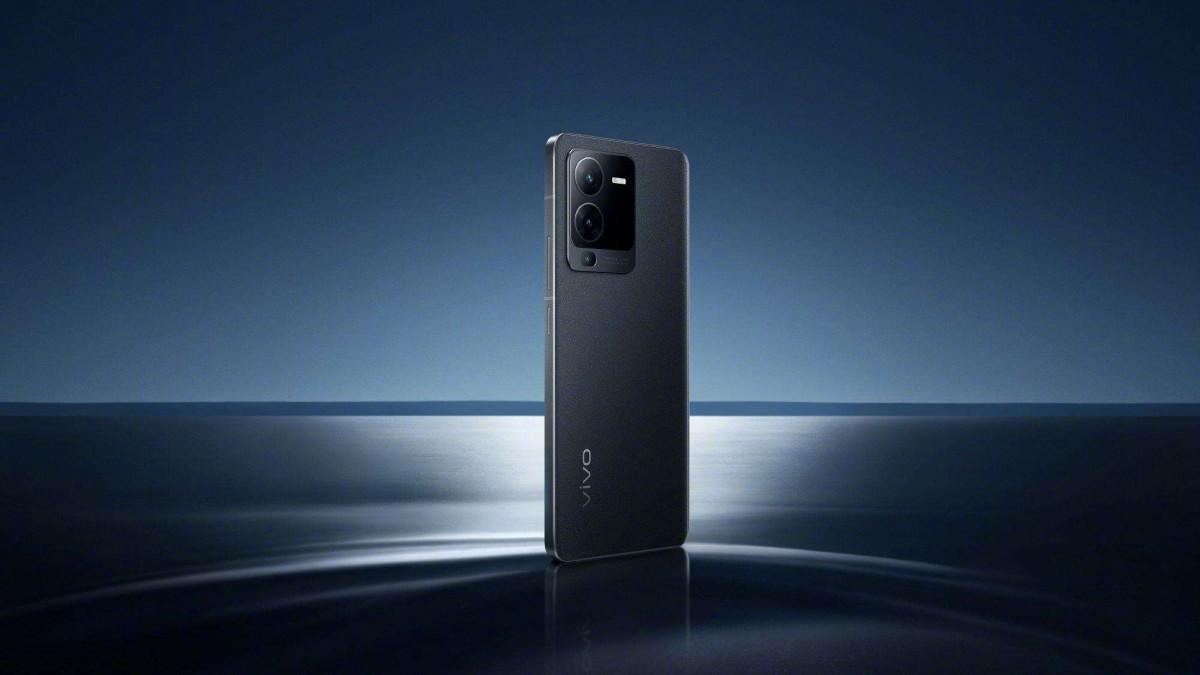vivo показала S15 на официальных изображениях 14 vivo