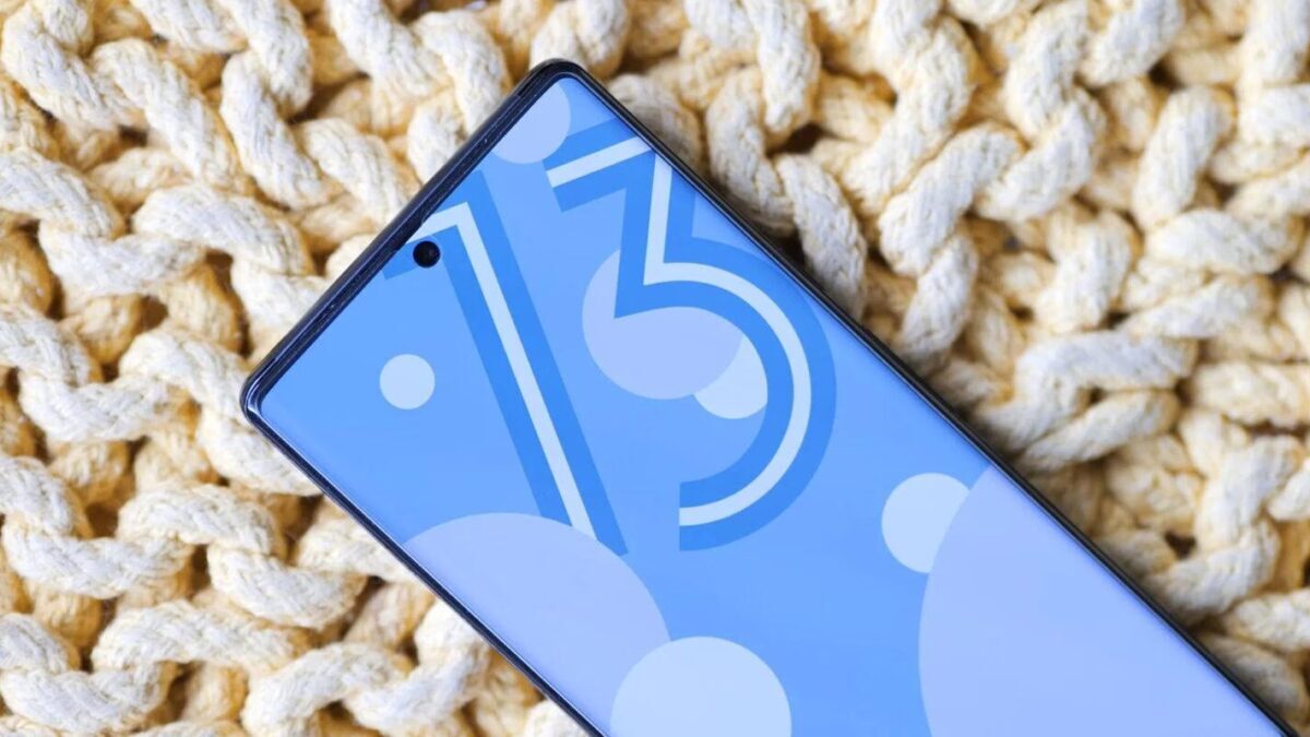 Смартфон Google Pixel 6 с отображением Android 13 Beta 2.1