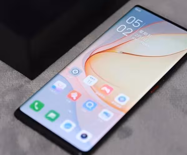 ZTE Axon 40