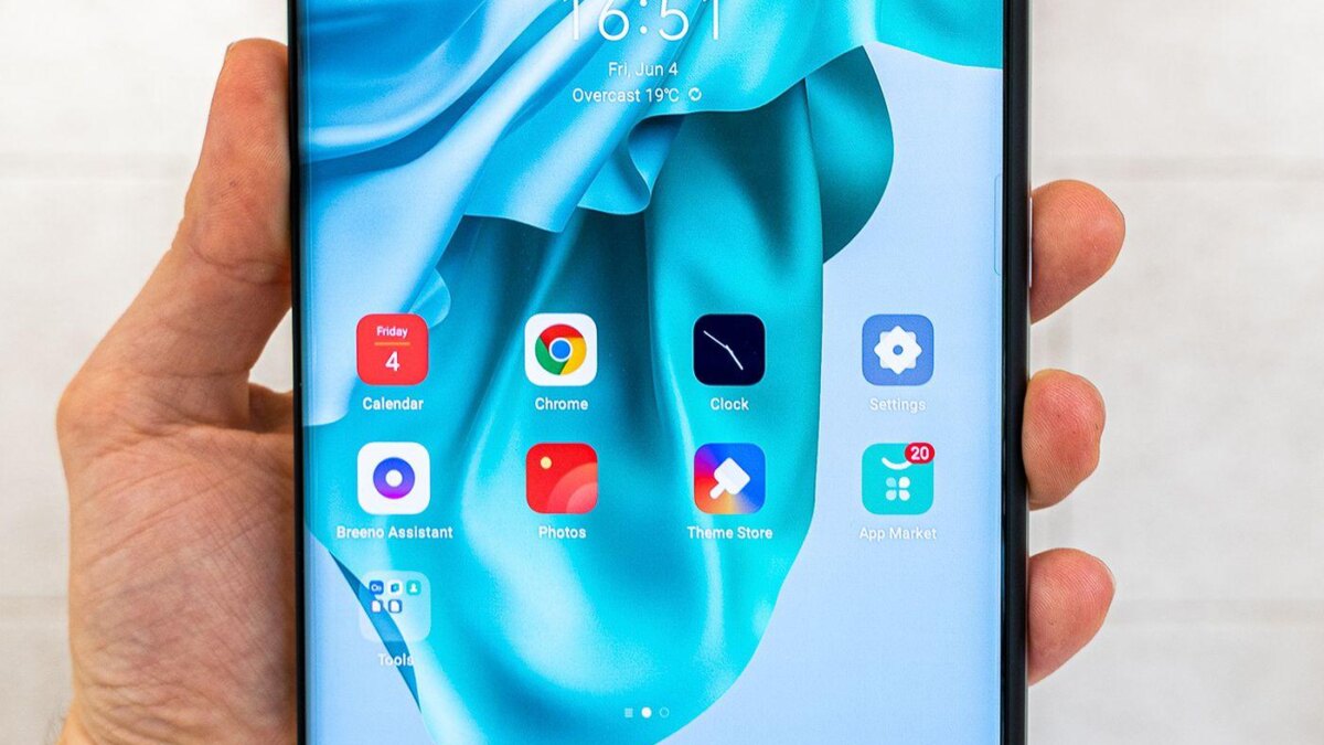 Motorola создаёт смартфон с выдвижным экраном 1 Motorola
