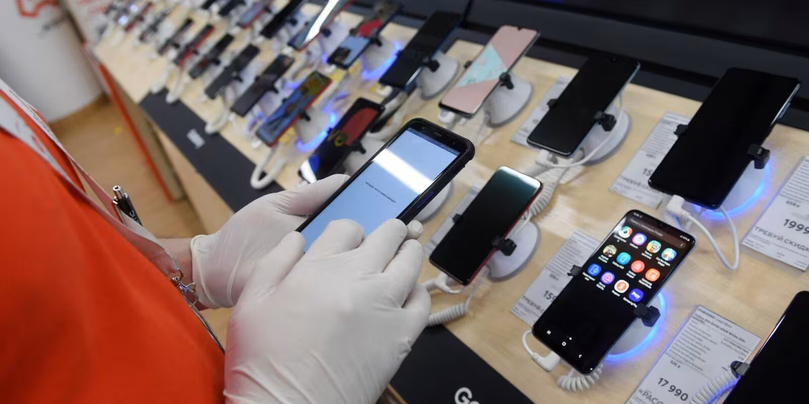 В топ-10 самых продаваемых смартфонов доминируют Apple и Samsung 4 1586023087 0 25 3174 1810 1920x0 80 0 0 c71430b9e4072119f61fd0521a2baafb
