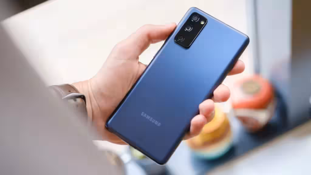 Π£ Samsung Π·Π°ΠΏΠ°Ρ Π² 50 ΠΌΠΈΠ»Π»ΠΈΠΎΠ½ΠΎΠ² ΡΡΡΡΠΎΠΉΡΡΠ² ΠΈΠ·-Π·Π° Π½ΠΈΠ·ΠΊΠΎΠ³ΠΎ ΡΠΏΡΠΎΡΠ° 3 Samsung