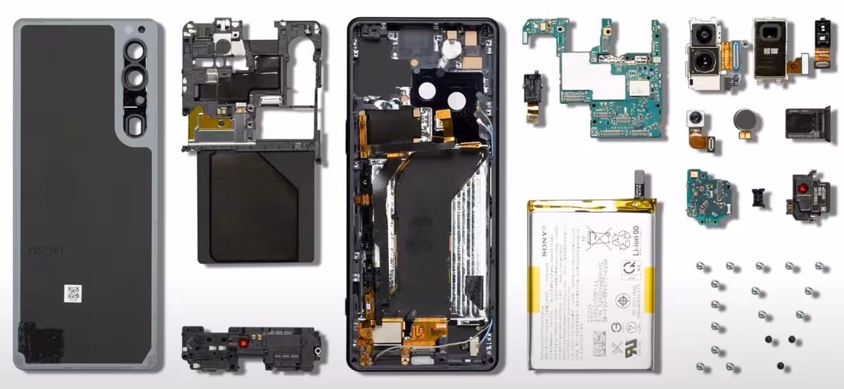 На видео разобрали Sony Xperia 1 IV для сравнения с Xperia 1 III