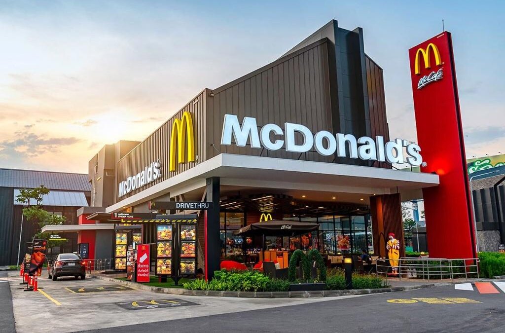 mcdonalds drive through restaurant