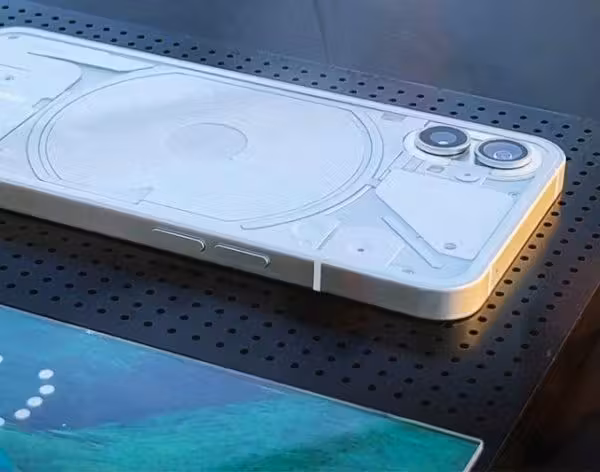 Утечка Amazon показывает, что Nothing phone (1) стоит от 470 евро в Европе