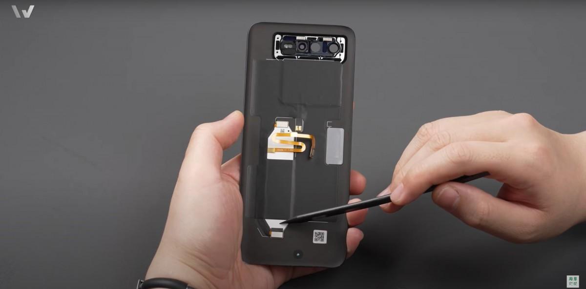 Разборка Asus ROG Phone 6 показывает оптимизацию охлаждения 3 gsmarena 001 92