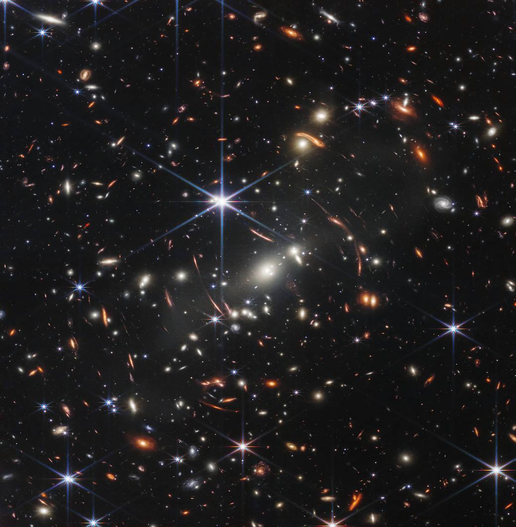 Телескоп James Webb сделал самый "глубокий" снимок вселенной 3 main image deep field smacs0723 5mb