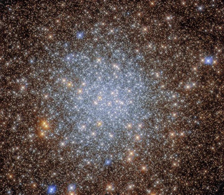 Hubble запечатлел сверкающее скопление из тысяч звезд 4 Hubble