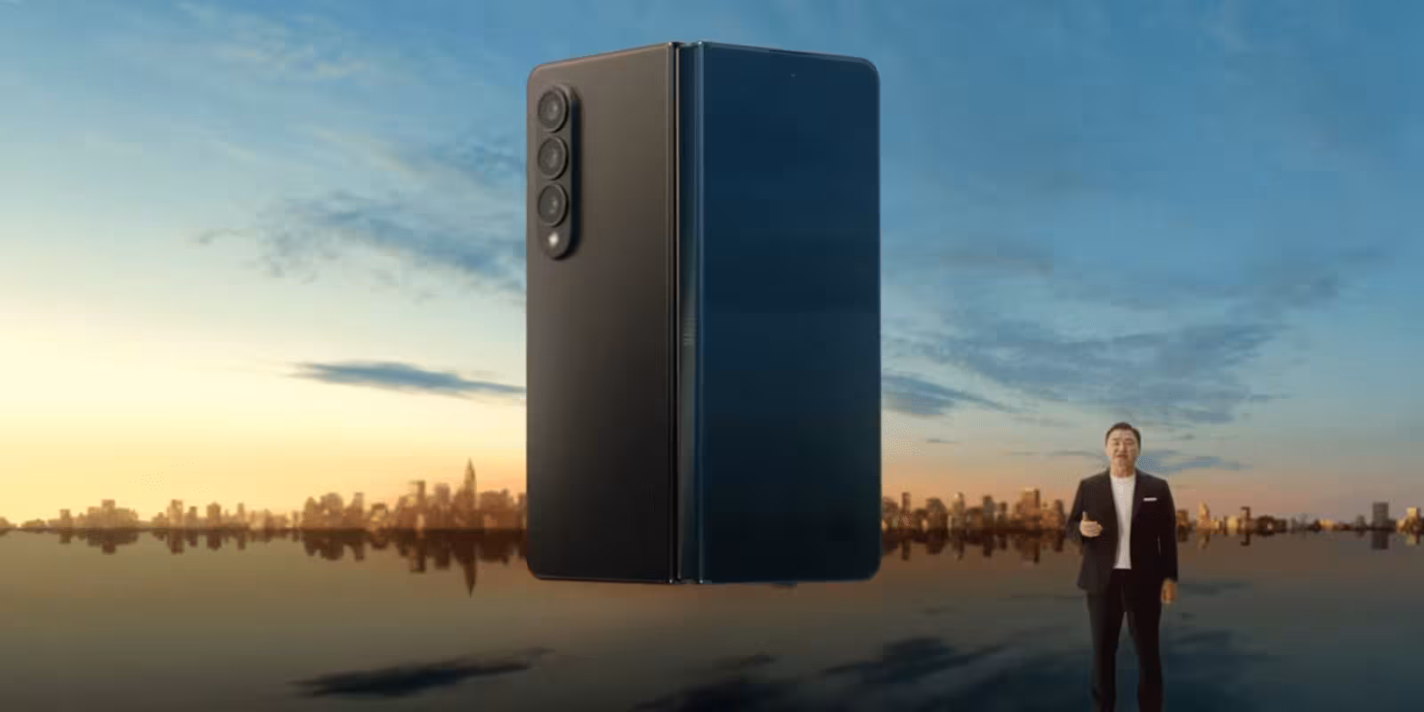 Samsung представила новый Galaxy Z Fold4, первый складной смартфон с Android 12L 2 Snimok ekrana 2022 08 10 v 17.33.18