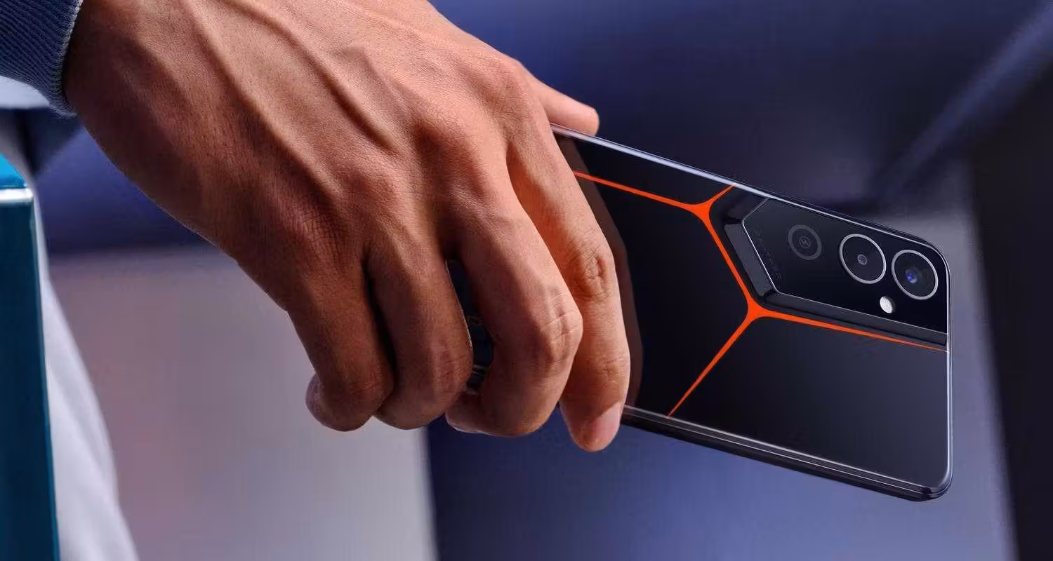 Tecno представила в России смартфон Pova Neo 2 4 Tecno