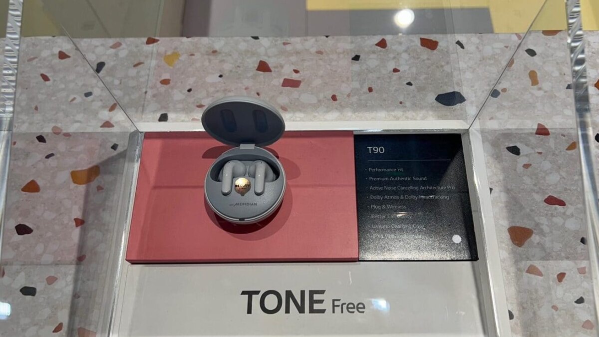 IFA 2022: LG представила новые аудиоколонки XO3Q и наушники TONE Free 8 TONE Free T90 rotated e1662366216850 1
