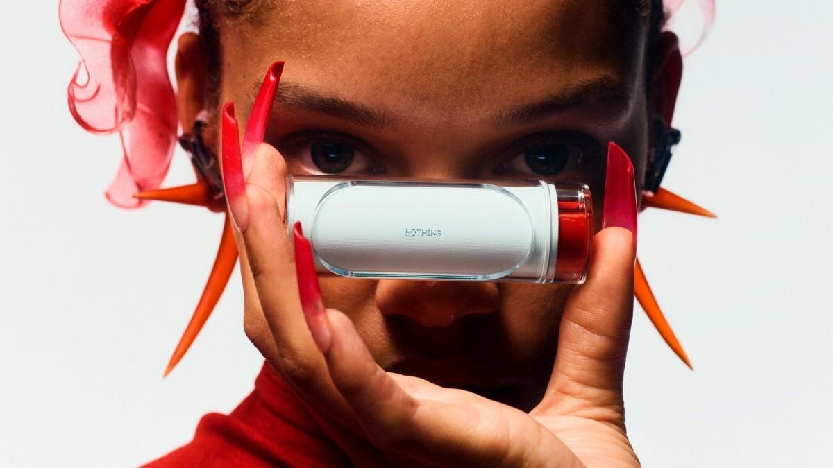 Nothing анонсировала новые наушники Ear (stick) TWS на Неделе моды в Лондоне 4 gsmarena 001 2022 09 23T203107.850