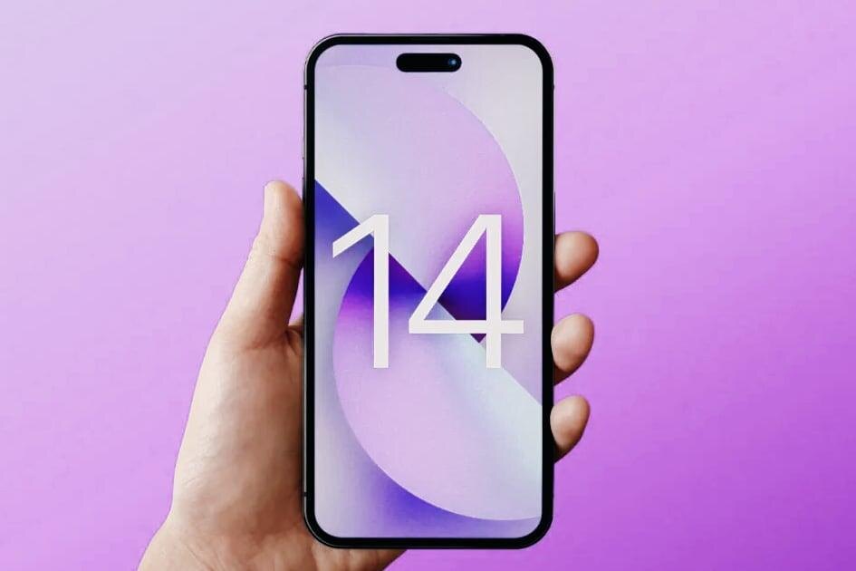 iphone 14 in hand