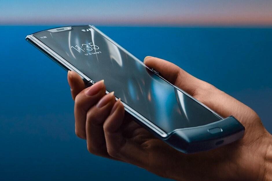 The reimagined Motorola Razr goes official as a Verizon