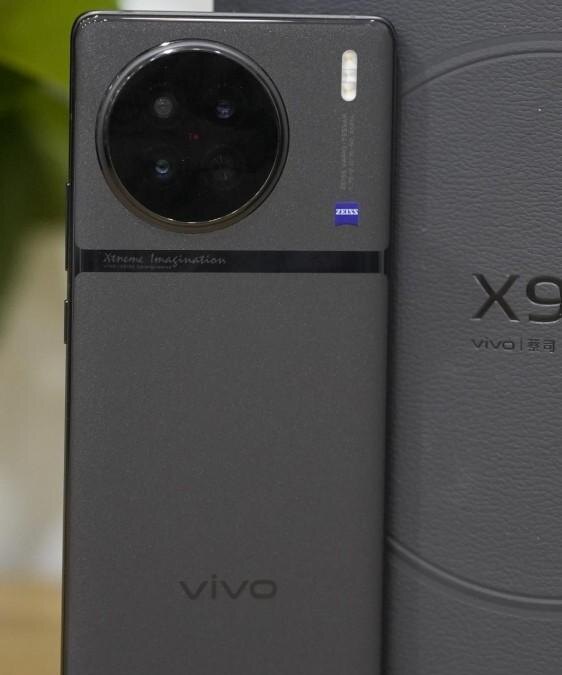 vivo X90