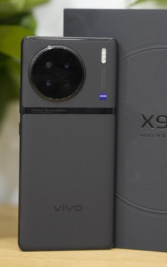 Цвета vivo X90 подтвердили на фото 10 vivo X90