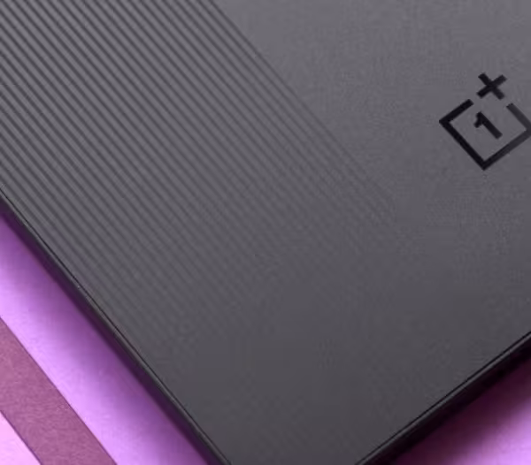 Фото экрана OnePlus 11R подтвердили общий дизайн