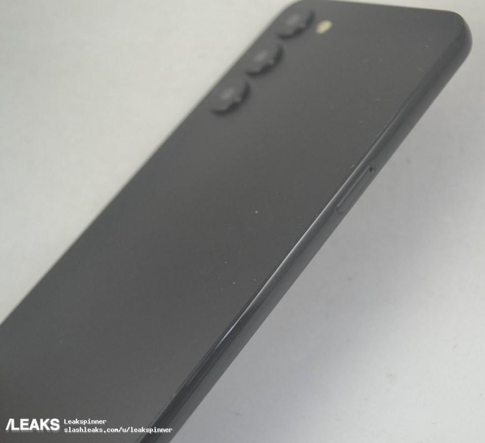 Samsung Galaxy S23: утечка макетов 12 Samsung Galaxy S23