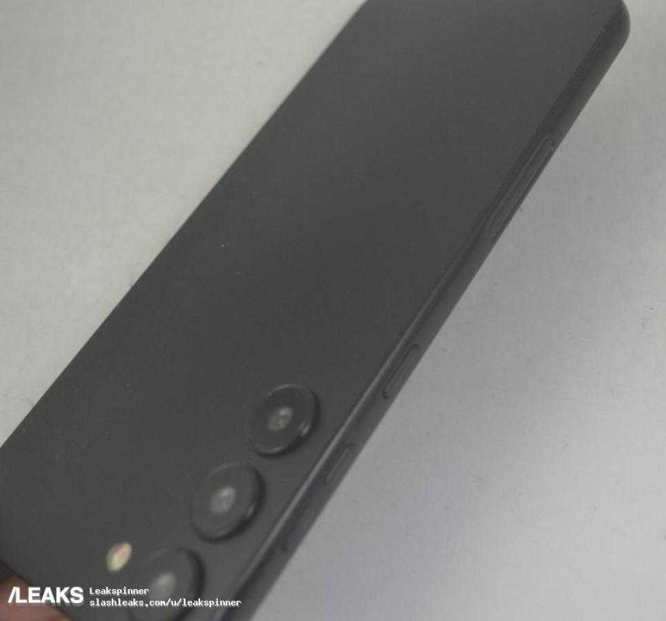 Samsung Galaxy S23: утечка макетов 15 Samsung Galaxy S23