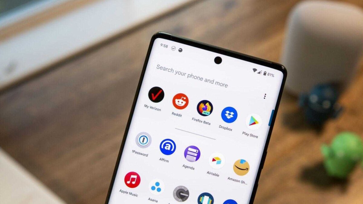 Приложение Google будет выглядеть так, будто создано для Android 13 5 App Drawer Search Pixel 6 Pro