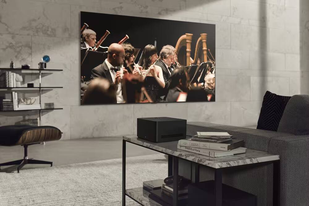 CES 2023: LG представил телевизор OLED с технологией Zero Connect 2 Телевизор LG OLED с технологией Zero Connect на стене