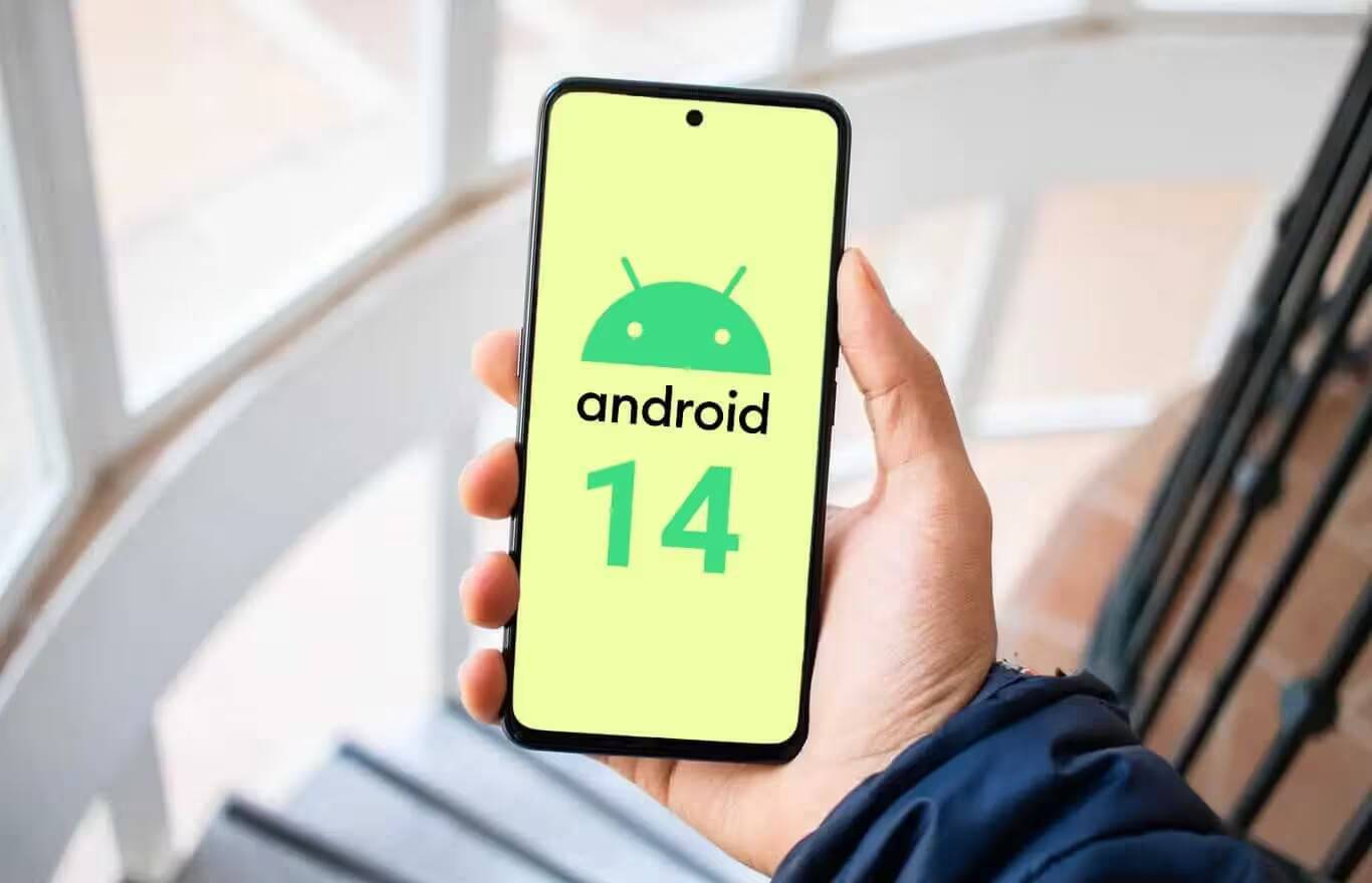 Иконка Android 14 на зеленом роботе с ушами