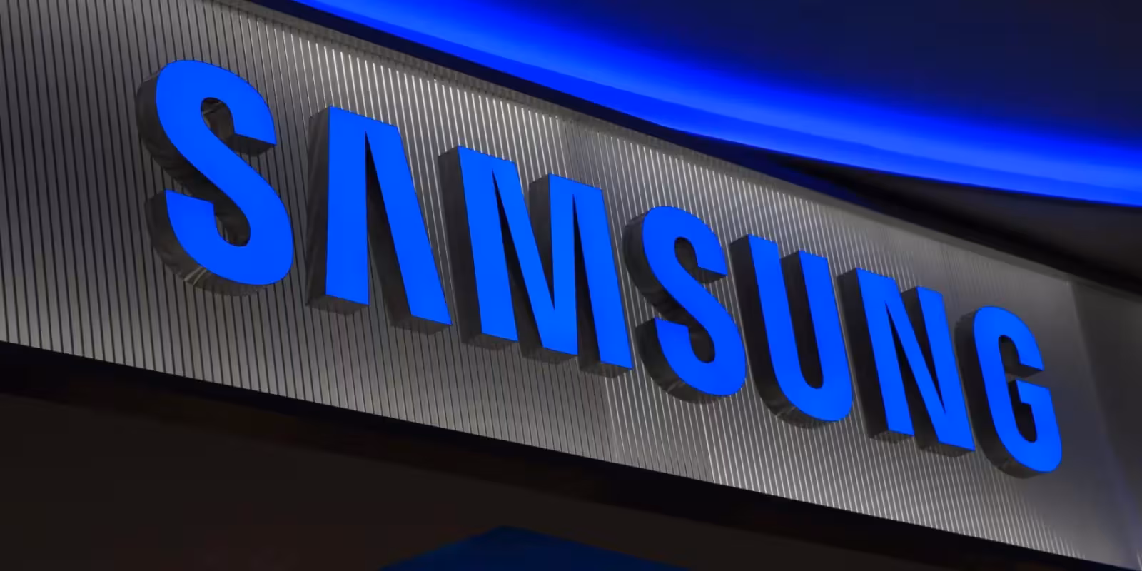 <strong>Samsung ΡΠΌΠΎΠΆΠ΅Ρ ΠΈΡΠΏΠΎΠ»ΡΠ·ΠΎΠ²Π°ΡΡ eSIM Π² Google Fi</strong> 2 samsung korean electronics stockpack deposit photos scaled 1